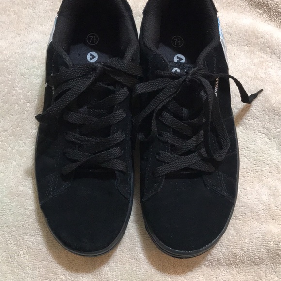 Airwalk Shoes - AirWalk Women’s 7/1/2 shoes